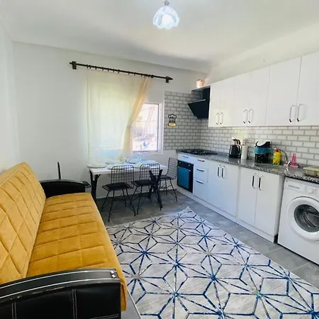 Yalim Apartment *